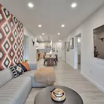 Holiday home 3br2ba Lux Pool Walk To Broadway 08mi