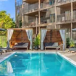 3br2ba Lux Pool Walk To Broadway 08mi * Nashville