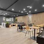 3Br2Ba Lux Condo Pool Walk To Broadway 08Mi