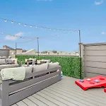 Holiday home The Hawkins House - Walk To Gulch, Rooftop Views! Nashville