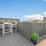 Holiday home The Hawkins House - Walk To Gulch, Rooftop Views!