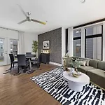 Holiday home The Hawkins House - Walk To Gulch, Rooftop Views!