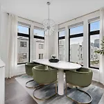 Holiday home The Hawkins House - Walk To Gulch, Rooftop Views! *