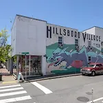 The Nomad 48-Person Hillsboro Village Retreat Studio 1Br Spaces