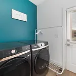 Holiday home Chic Oasis 5 Mins To Broadway 8 Beds B-nashy *