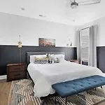 Chic Oasis 5 Mins To Broadway 8 Beds B-nashy Holiday home