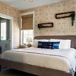 The Third Coast Apartment *