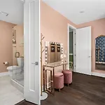 Holiday home Bloom Haus Dt 2miles - 8 Q Beds - Rooftop - Omg