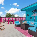 Holiday home Girls' Getaway - Flamingle House - Broadway 2 Miles - Rooftop - Wow Nashville