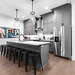 14 Bed Luxe Retreat With Game & Perfect For Large Groups! *
