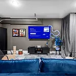 14 Bed Luxe Retreat With Game & Perfect For Large Groups! Nashville