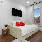 14 Bed Luxe Retreat With Game & Perfect For Large Groups!
