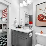 14 Bed Luxe Retreat With Game & Perfect For Large Groups! Holiday home Nashville
