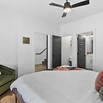 Holiday home 3 Miles To Broadway -garage, Patio, Walk To Shops