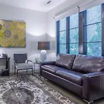 121 Floor 1 Buyout By Avantstay Entire First Floor Buyout Of 121 Sleeps 16 Apartment