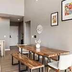 Penthouse Luxury With Pool Patio And View Walk To Broadway Holiday home Nashville
