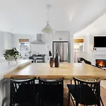 The Magnolia House - 7 Beds & Full Of Charm