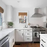 The Magnolia House - 7 Beds & Full Of Charm *
