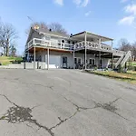 Rustic Cowboy Ranch Retreat Stay Near Nashville