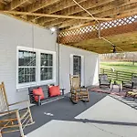 Rustic Cowboy Ranch Retreat Stay Near Nashville
