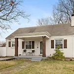 The Woods Cozy 3Br Cottage Near Downtown