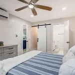 Beautiful, Enchanting, Private, 1 Bedroom 1 Bath *