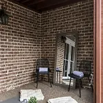Luxe Large With Movie Room, Hot Tub, Garage Holiday home Nashville
