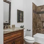 Holiday home Luxe Large With Movie Room, Hot Tub, Garage