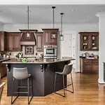Luxe Large With Movie Room, Hot Tub, Garage Nashville