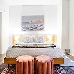 2 Bed 2 Bath Nest For Family