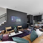 Holiday home The Willie - Newly Redesigned, Game & Rooftop