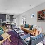 Holiday home The Willie - Newly Redesigned, Game & Rooftop Nashville