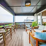 Luxe Pool Hot Tub & Game Downtown Holiday home