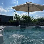 Luxe Pool Hot Tub & Game Downtown * Nashville