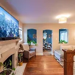 Holiday home Cozy East Nash W Big Yard *