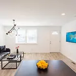 Get To Any Site 5-15 Minutes Holiday home Nashville