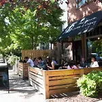 7 Min Drive To Broadway- Walkable Neighborhood *