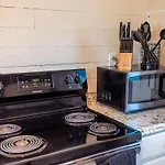 7 Min Drive To Broadway- Walkable Neighborhood Holiday home *