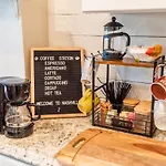 7 Min Drive To Broadway- Walkable Neighborhood *