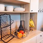 Sleeps 6-full Kitchen-4 Beds-big Couch-officespace Apartment Nashville