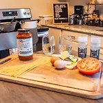 Sleeps 6-full Kitchen-4 Beds-big Couch-officespace * Nashville