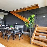 A Spacious With Amazing Views And Elevated Outdoor Spaces Nashville