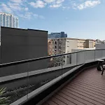 Fraye Curio Collection By Hilton Hotel
