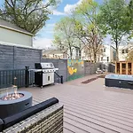 Holiday home Luxury Retreat Sauna, Hot Tub & Fire Pit Nashville