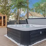 Luxury Retreat Sauna, Hot Tub & Fire Pit * Nashville