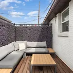 Lucent Pearl - Private Patio - Near Broadway
