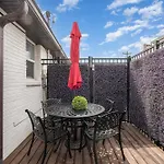 Lucent Pearl - Private Patio - Near Broadway