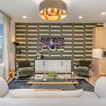 Fret - Rooftop Patio & Spa - Near Ted Rhodes Golf