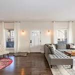 Modern Farmhouse- Fenced Backyard+Patio-12 South