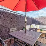 Urban Pearl-2 Bedroom & Private Patio-In Midtown